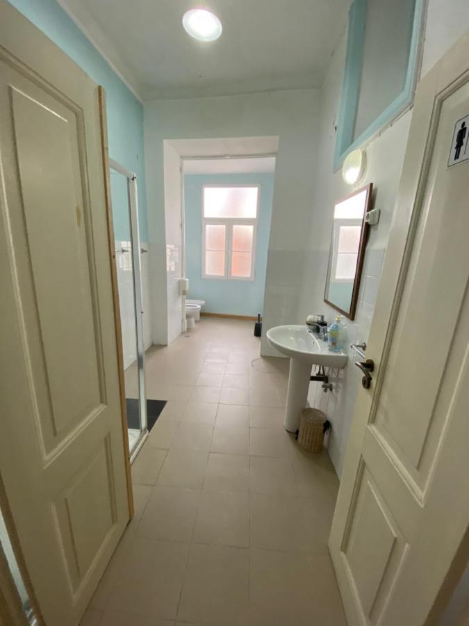 Classic Chiado 1 - Central Guest House Room With Shared Bathroom Lissabon Exterior foto